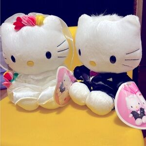 NWT Rare Hello Kitty Bride & Groom plush set - the perfect collectible!